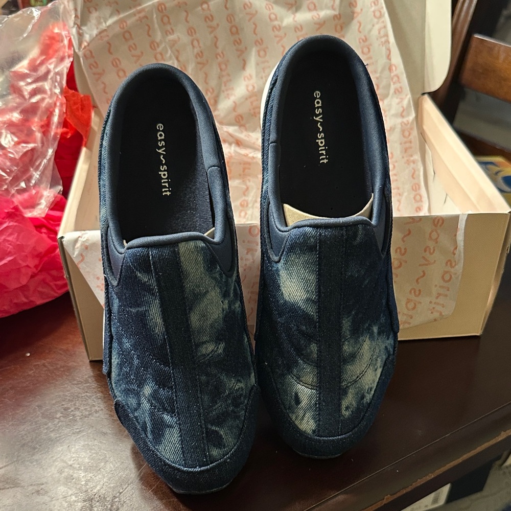 Easy Spirit Women’s Navy Tie-Dye Slip-On Loafers